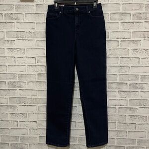NWT! Women’s Gloria Vanderbilt Amanda dark wash Portland jeans- size 8 short